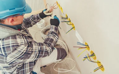 Verouderde elektra vervangen